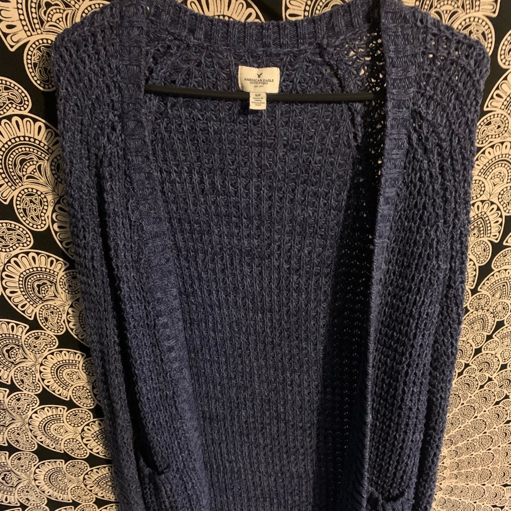 ⭐️ 2 for $15 or 3 for $20⭐️ AE size small cardigan